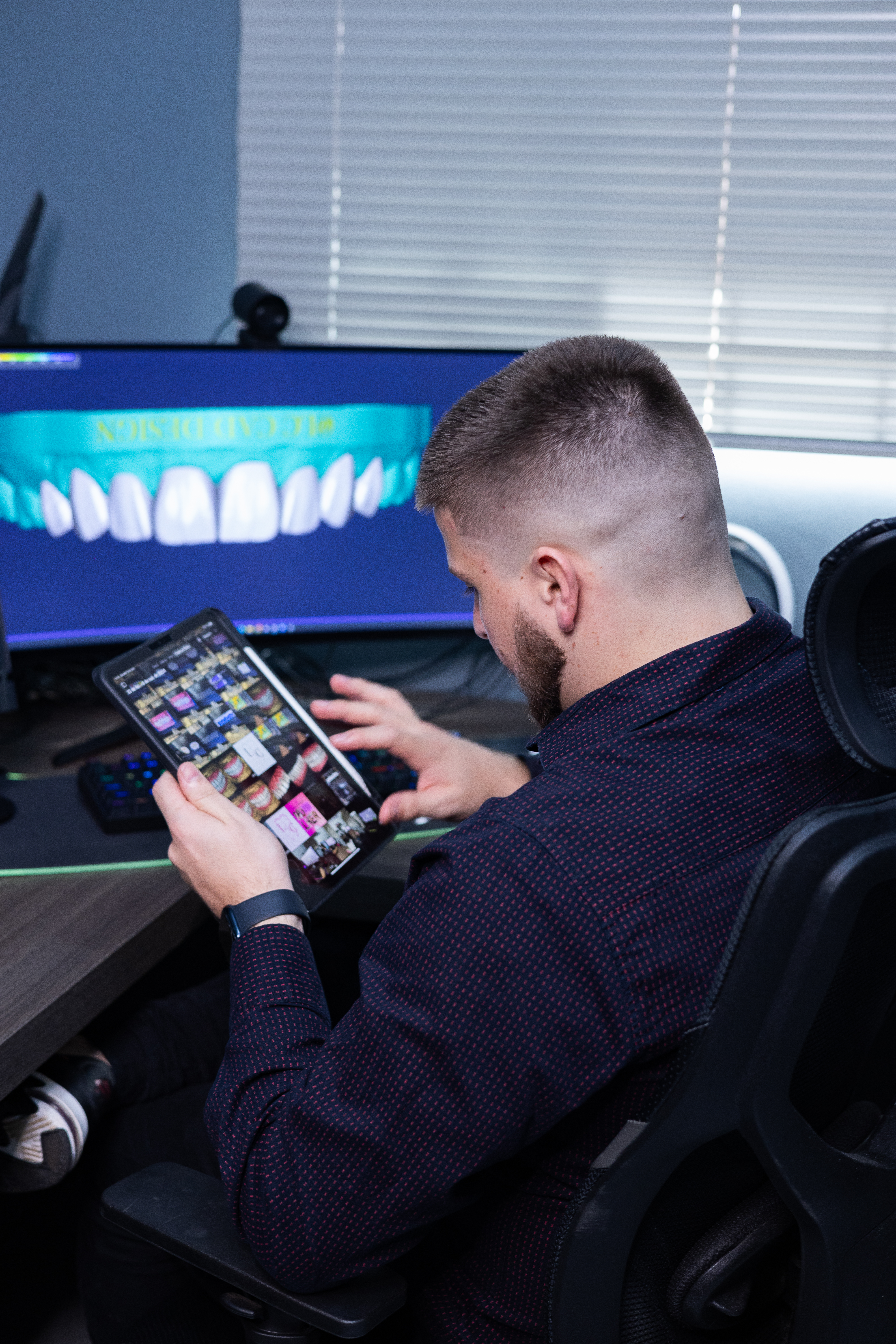 Leonardo Cavéquia trabalhando no Exocad